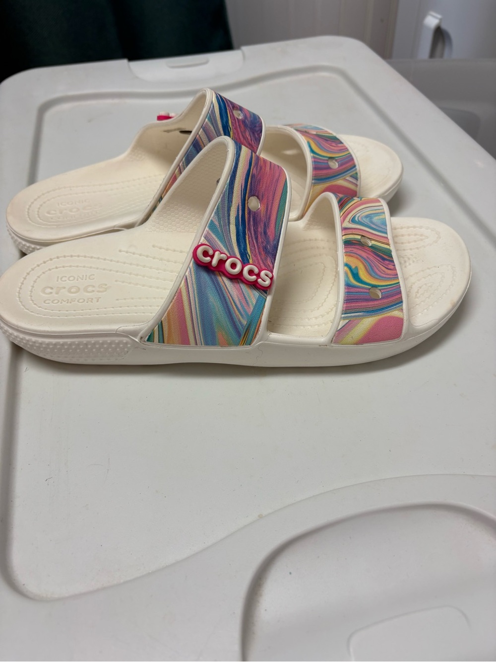 CROCS Tiedye Graphic Slides Size 10 - Picture 4 of 5